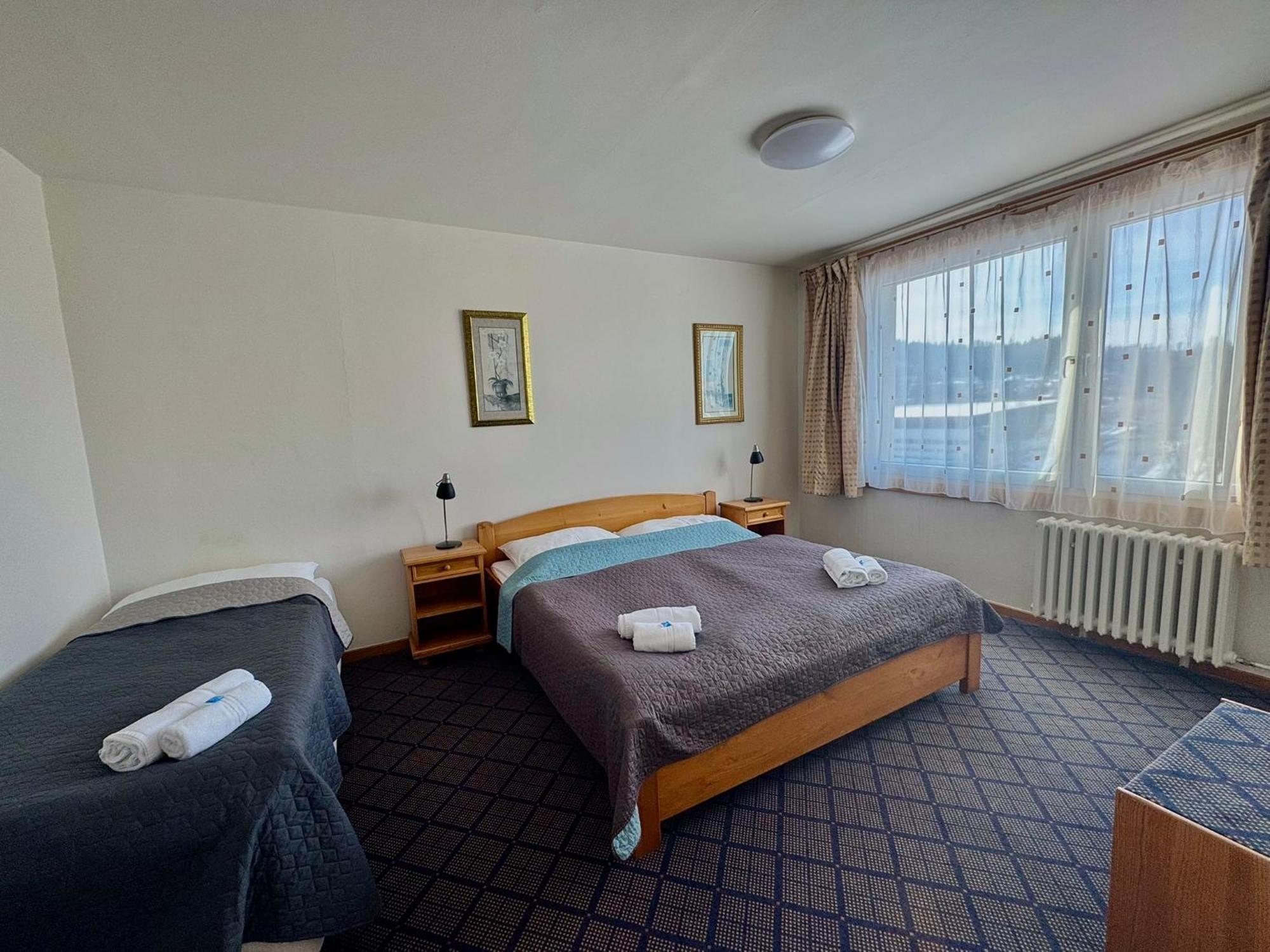 Patria Hotel Трутнов Экстерьер фото